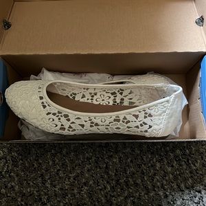 Jelly pop comfort fit slip on shoes. Women’s 6.5. White